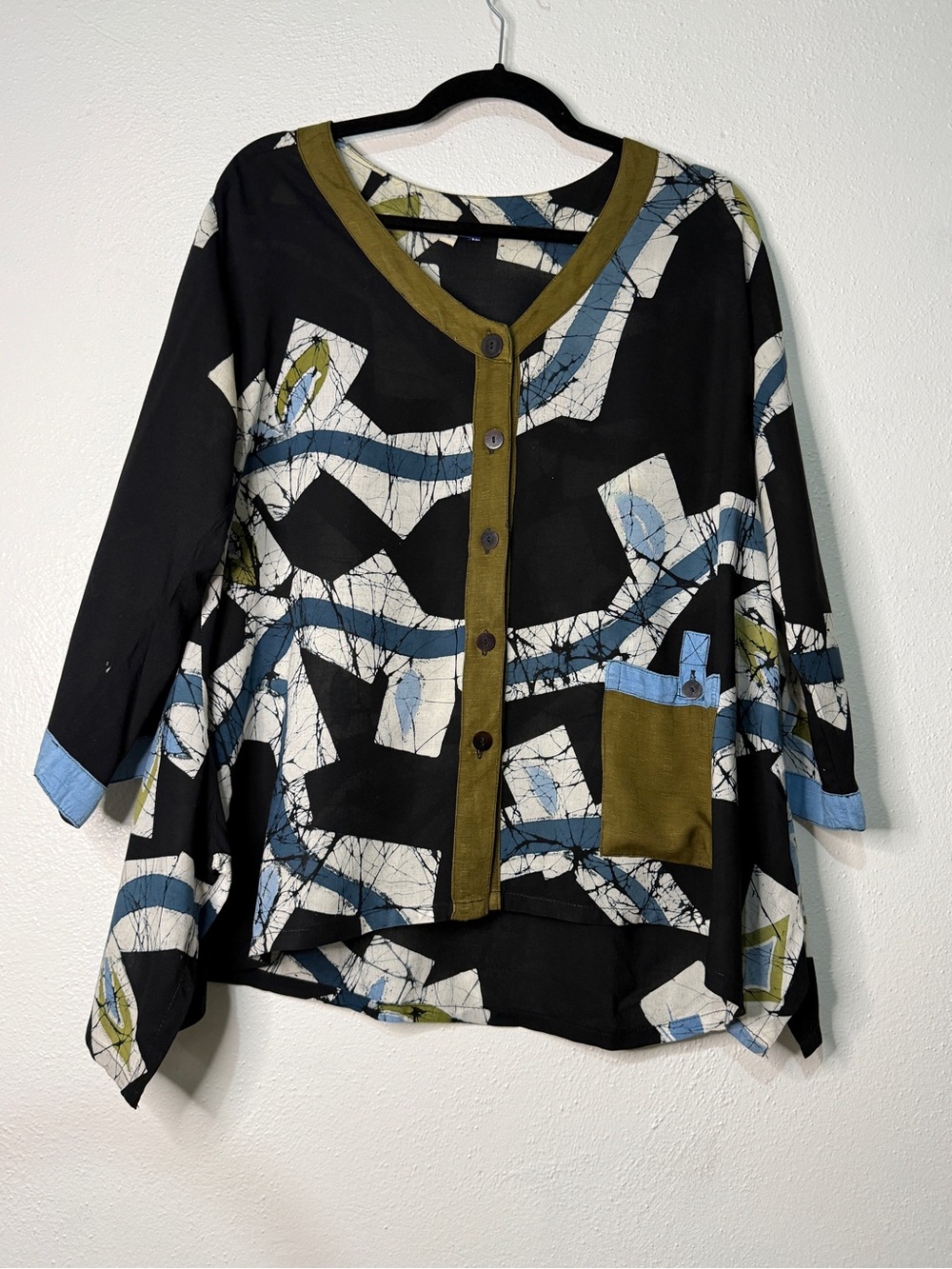 Blue Sky Abstract Batik Print Button-Front Top in Black, Olive & Blue. Sz S.
